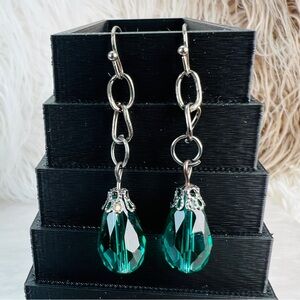 Beautiful gunmetal aqua green chain drop costume pierced earrings